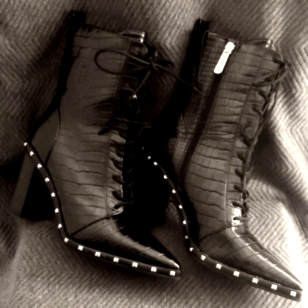 *LAST PAIR* CHARLES by CHARLES Buffy Black Bottie - Picture 3 of 12